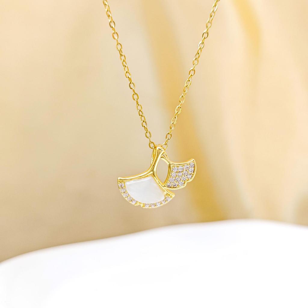 Ginkgo Leaf Shell Skirt Necklace - Women’s Elegant Collarbone Jewelry