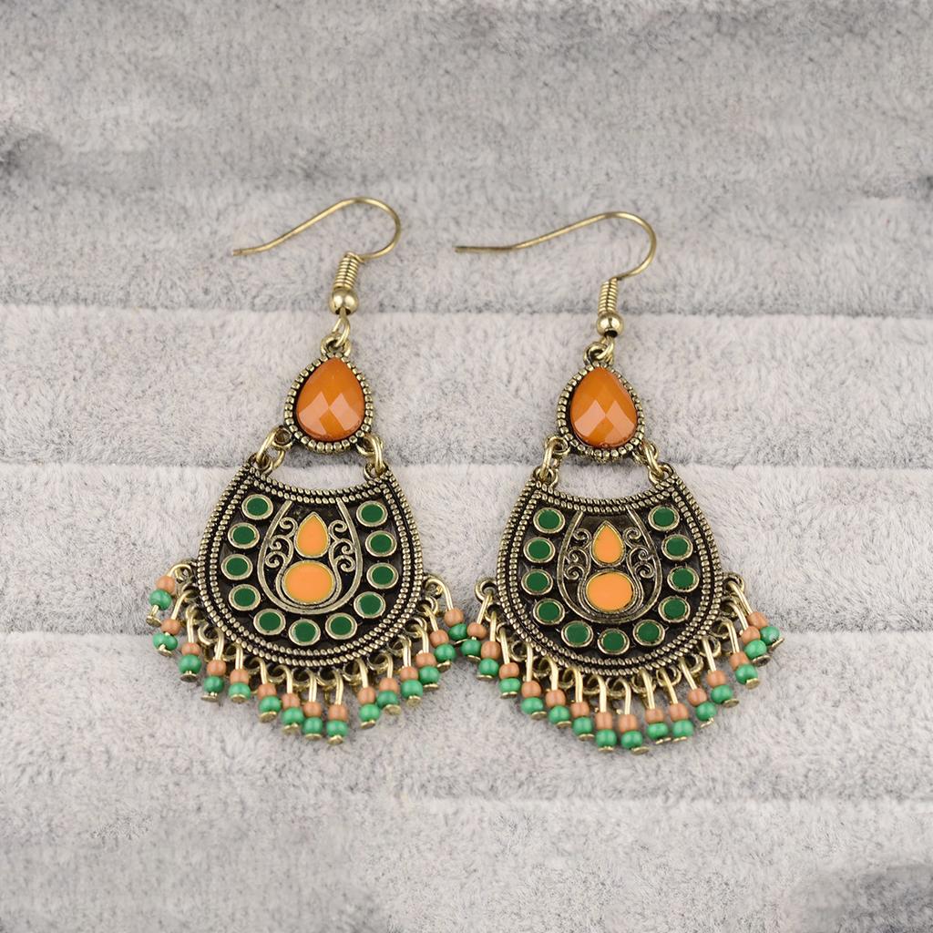 Cercei lungi la modă pentru bijuterii de damă