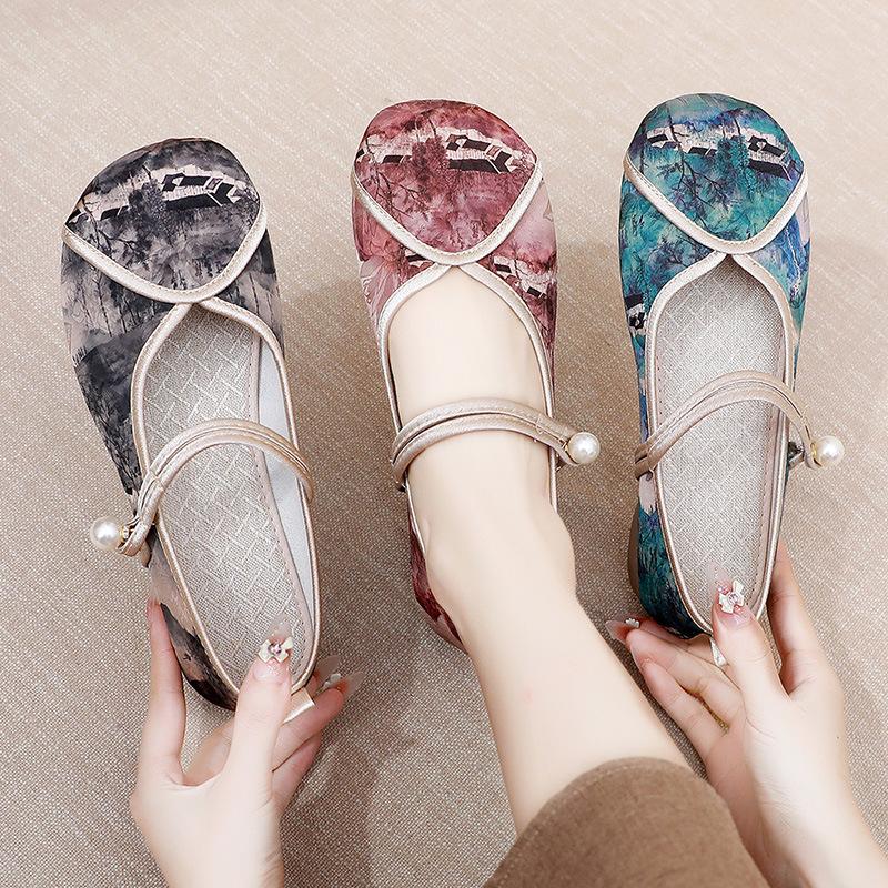 Spring and summer new women's ethnic style cloth shoes, ancient temperament cheongsam, Chinese mother shoes, breathable soft-soled embroidered cloth