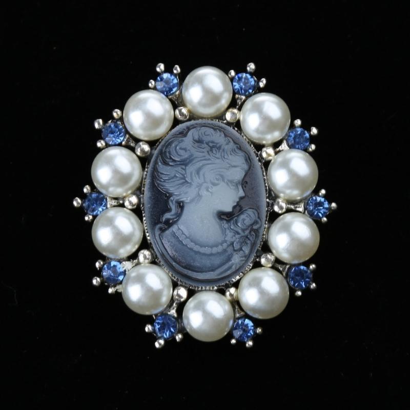 Crystal Rhinestones Cameo Vintage Brooch Pin Baroque Pearls Badge Stylish Clothing Accessories for Women