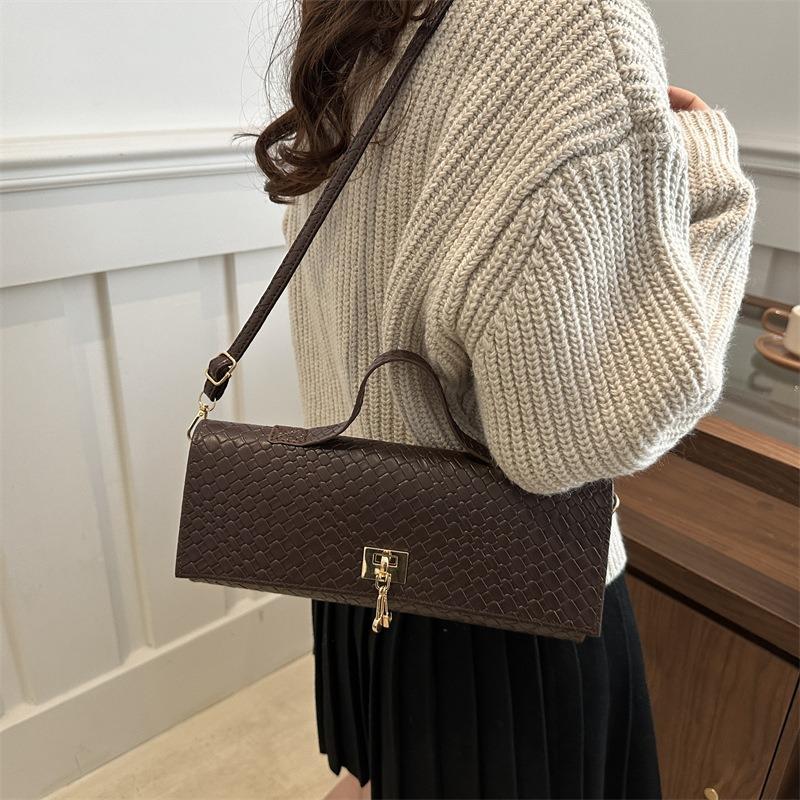 New Trendy Solid Color Simple and Versatile Large Capacity Highend Niche Design Single Shoulder Portable Messenger Bag Women