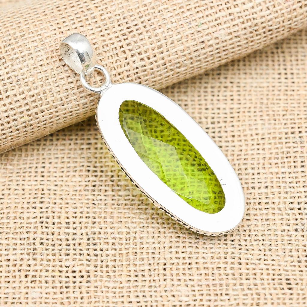 Colgante de peridoto hecho a mano en plata de ley 925 para bodas.