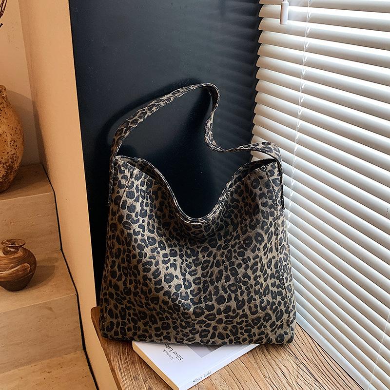 Casual large-capacity leopard print bag women's 2025 new commuter versatile shoulder bag slack tote bag bucket bag