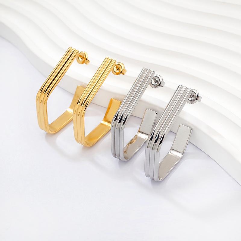 European Geometric Titanium Steel Gold-Plated Earrings: Simple, Versatile, Fashionable Ear Studs