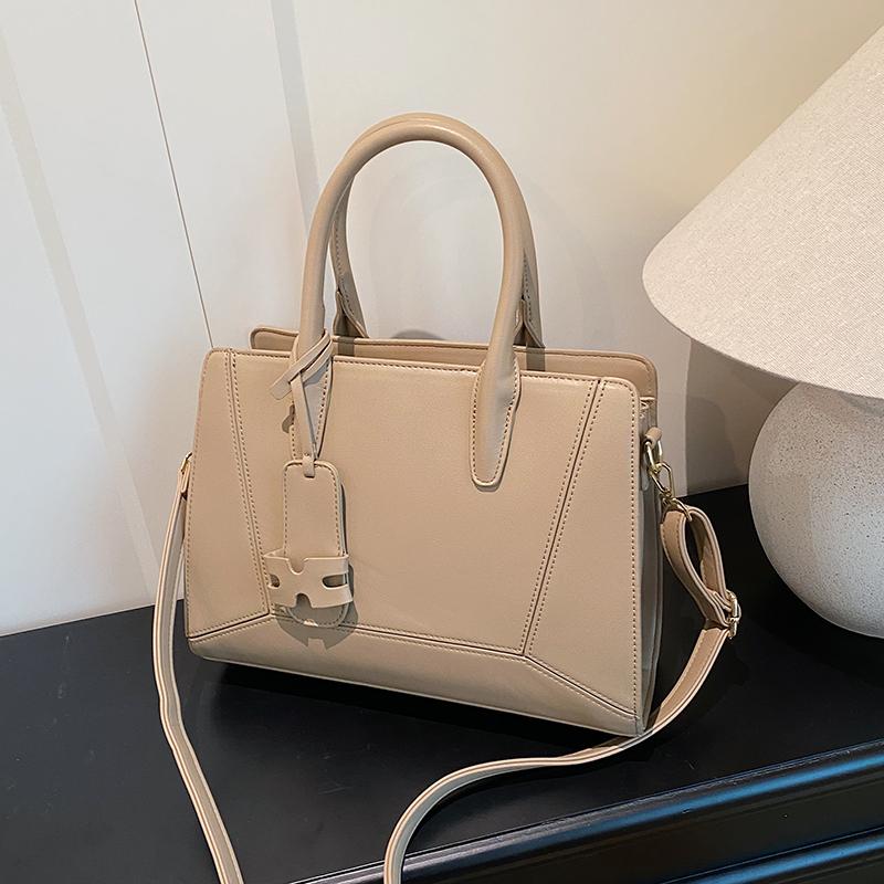 Casual Commuting Texture Handbag Autumn and Winter New Simple Korean Version Single Shoulder Armpit Bag Temperament Tote Bag