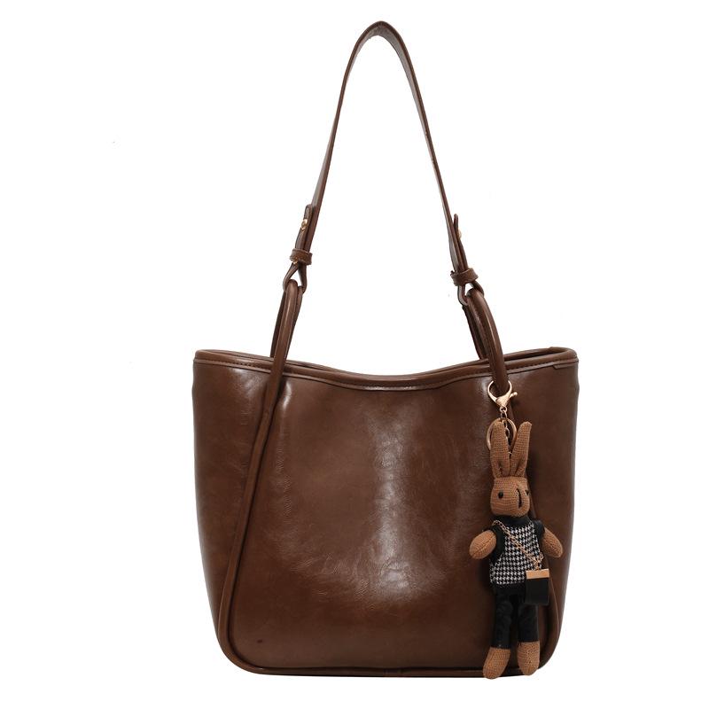 Retro Women's Large Capacity Fashion Tote: Versatile Textured Shoulder Bag for Autumn & Winter