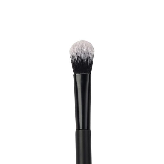 SUGAR Cosmetics Blend Trend - 006 Highlighter Brush (Brush For Easy Application of Highlighter) - Soft, Synthetic Bristles and Wooden Handle
