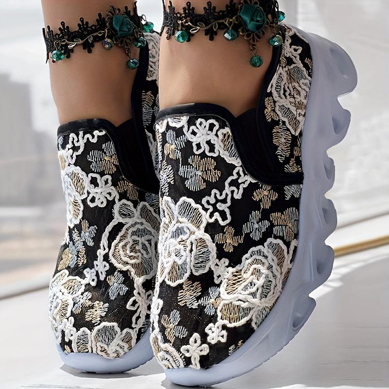 Fashion 2025 Autumn Plus Size Mesh Shoes Breathable Mesh Cutout Breathable Women's Sports Single Shoes