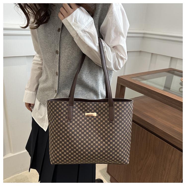 2025 Women's Large Capacity Vintage PU Tote Shoulder Bag