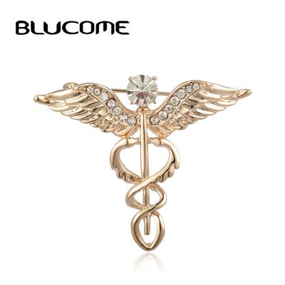 Kristal Rhinestone Çift Yılan Kanat Şekli Broş Rozeti Altın renk Tıbbi Tarzı Doktor Hemşire Ceket Dekorasyon Takım Elbise Pimleri