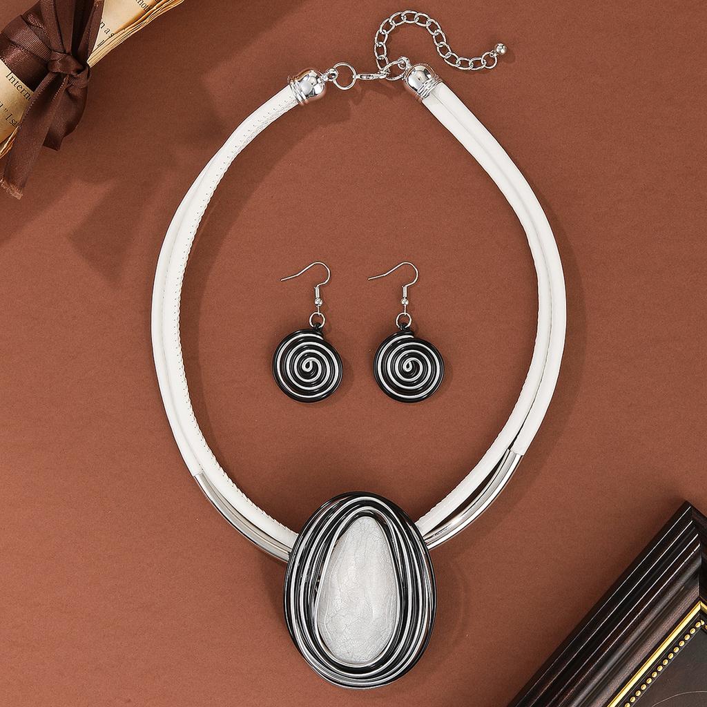 New Design Jewelry Set Fashion Water Drop Resin Gems Aluminum Wire Handmade Braided Necklace Earrings Women's Party Accessories