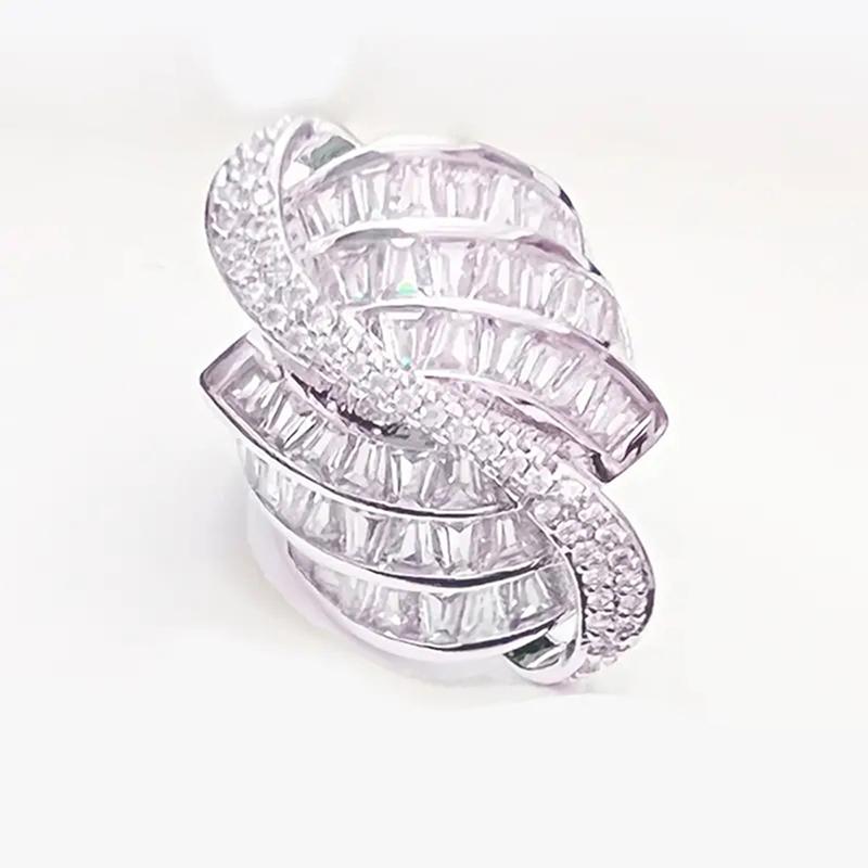 Huitan New Gorgeous Women Rings for Engagement Wedding Geometric Shaped Sparkling Cubic Zirconia Crystal Rings Fashion Jewelry