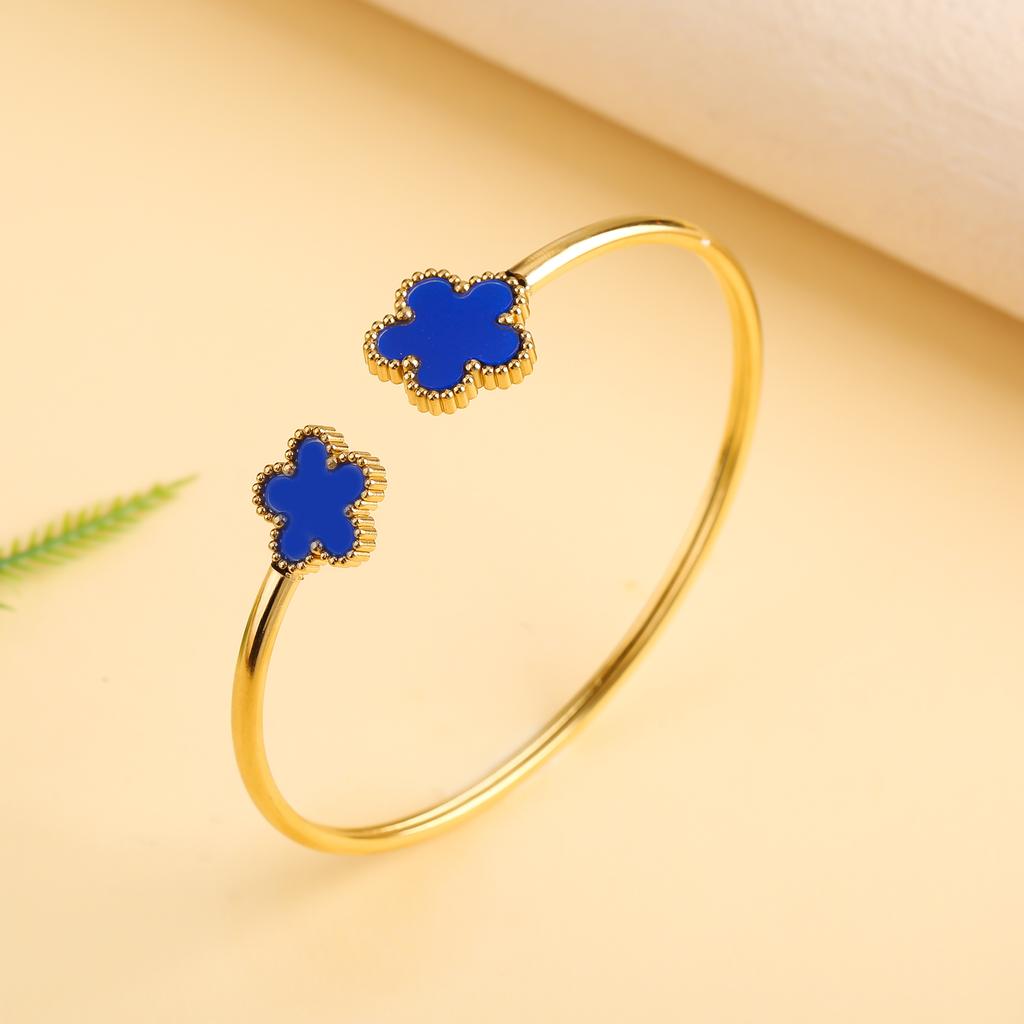 Klassisches Luxus Fünf-Blatt-Blumen Edelstahl Offener Armreif Glücksklee Armreif Mädchen Mädchen Jubiläum Hochzeitsschmuck Cl