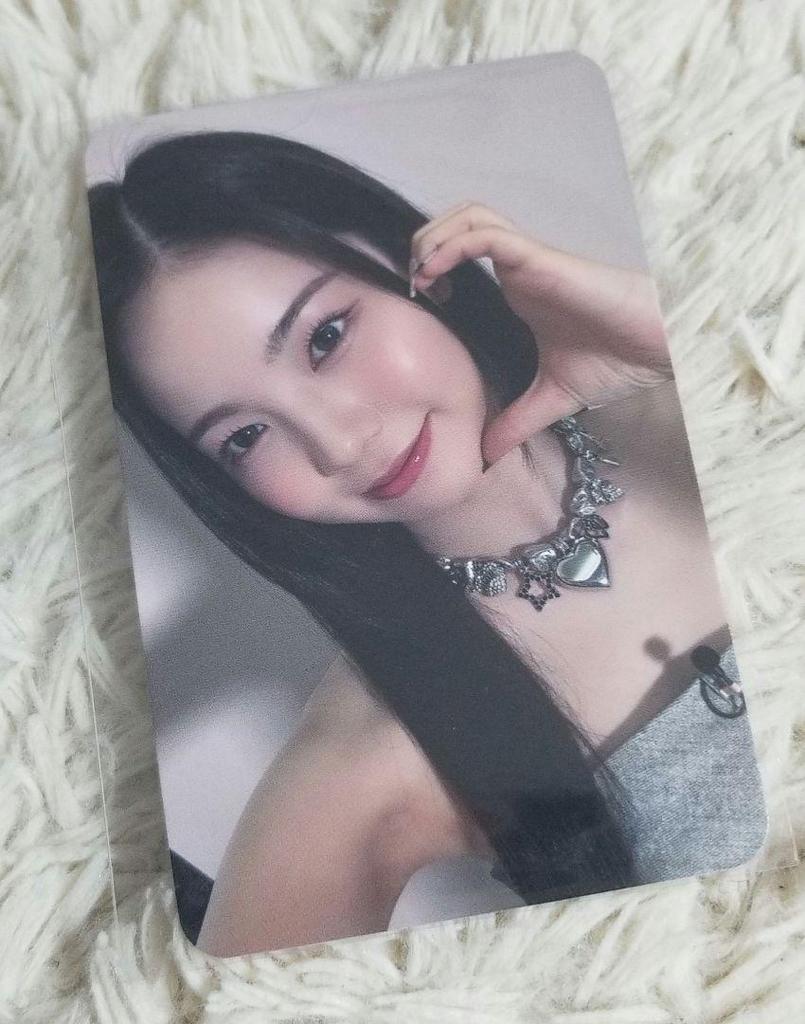 [USED] Price Reduced NiziU Ayaka Aladdin Bonus Trading Card