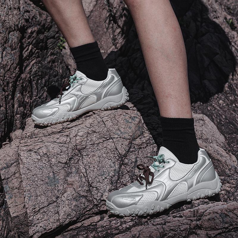 Autumn Fashion New Small White Shoes for Men 2026 Silver Round Head Splicing Versatile Fashion Trend Boken Shoes