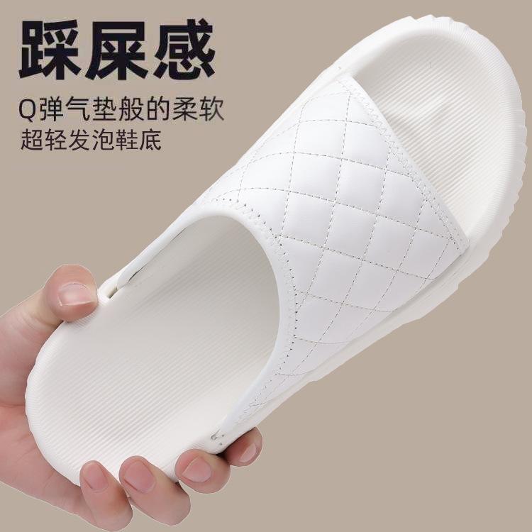 The first layer of sheepskin summer new men's slippers leather fashion wear sandals men's beach shoes one-word men's shoes