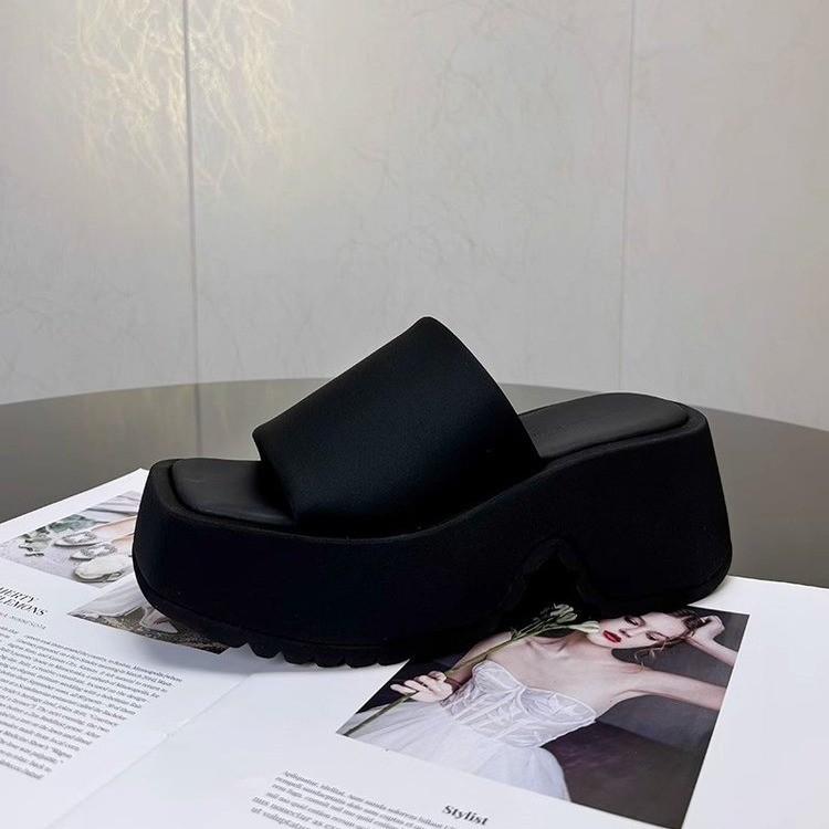 Zhao's Same Style~ Thick-soled Slippers Women's Dew Summer New Black Thinking To Increase Height, Small Cool Slippers To Wear Outside