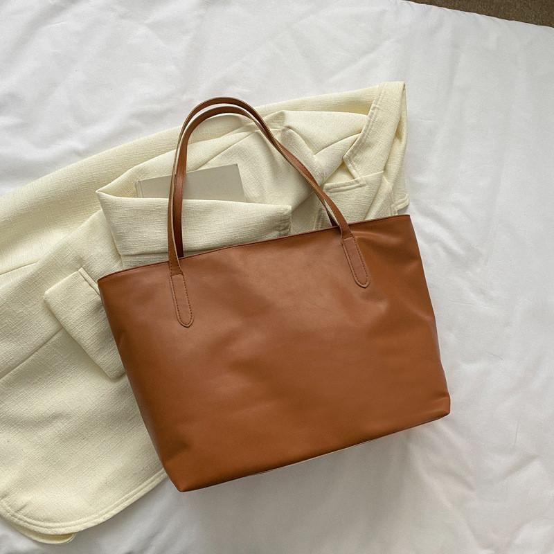 Fashionable Large Pu Tote Bag For Women With Stylish Versatile Design And Spacious Capacity
