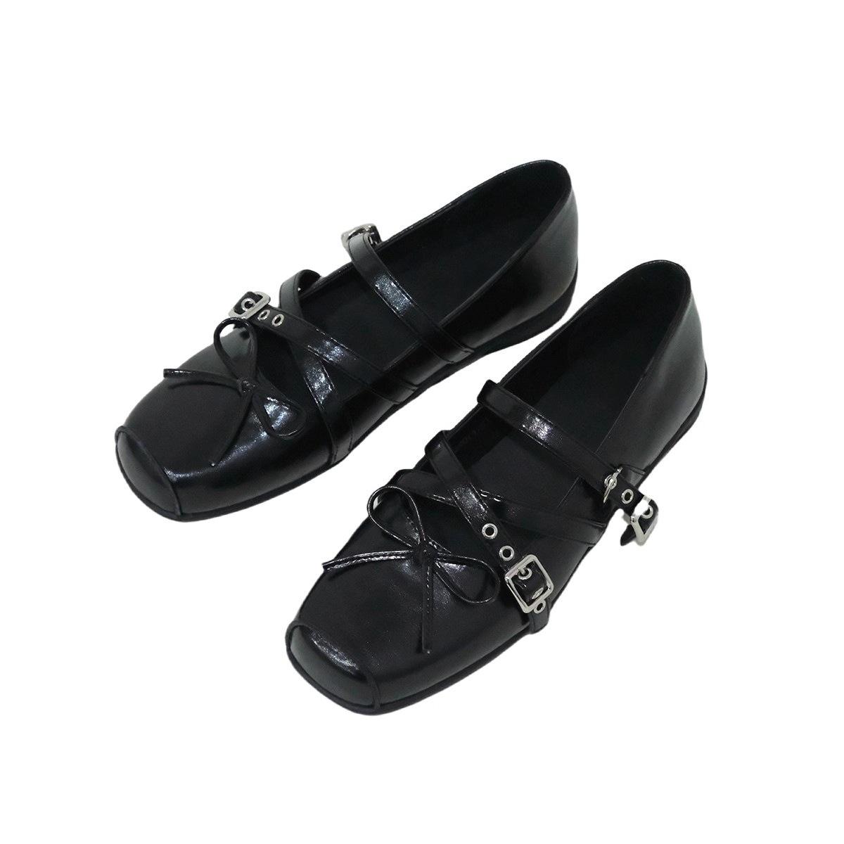 

Красный бант маленькие одинарные туфли женские весенне-летние ретро с мелким вырезом балетки с заклепками 39 чёрный