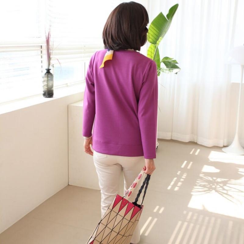 Shiz Madam Women S Cream Round Tee With Gem Decoration T57294