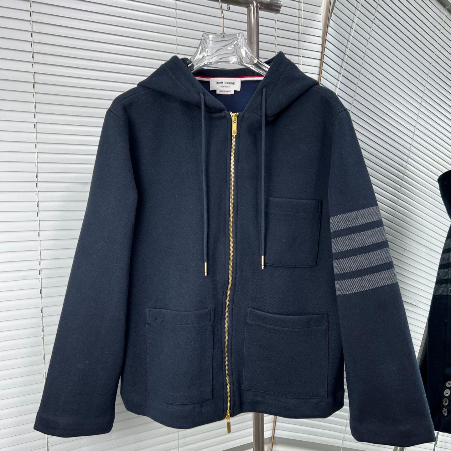 

High-Quality Hooded Zipper Jacket with Four-Bar Stripe - Long Sleeve, Spring/Autumn Wear XXL темно-синий