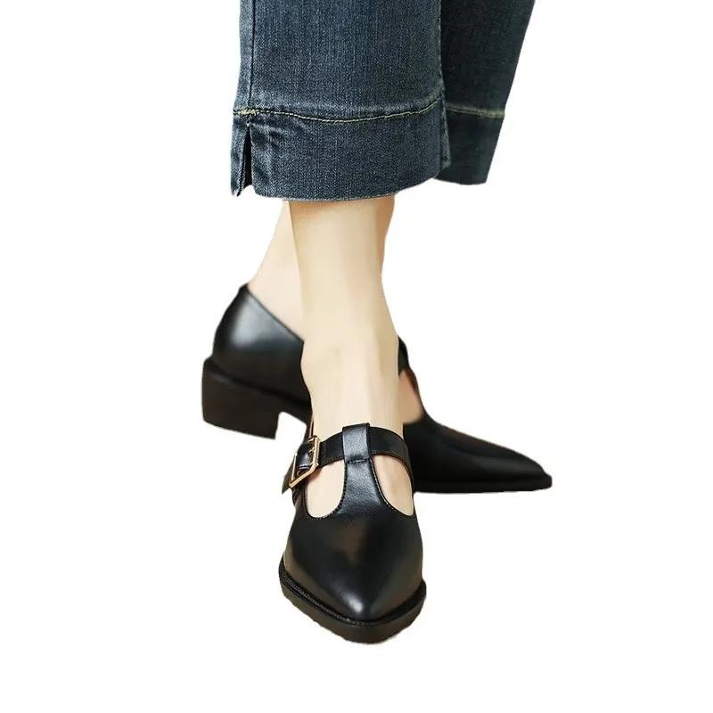 Vintage Belt Buckle Pointed Head Single Shoes Women 2025 New Soft Leather Small Leather Shoes Thick Heel Single Shoes