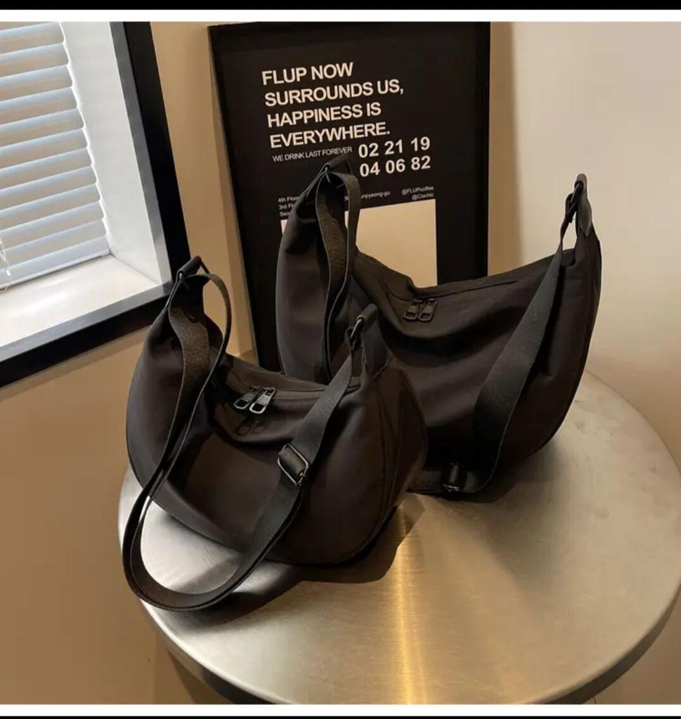 Lazy Wind Crescent Moon Bag Women'S Niche Simple Messenger Bag Dumpling Bag Sports And Leisure Wind Shoulder Bag Large Capacity Women'S Bag