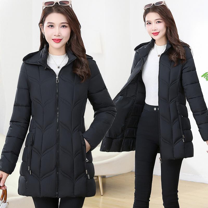 Women's Long, Stylish, and Slimming Winter Coat – Warm and Fashionable, with Extra Padding for Added Warmth.
