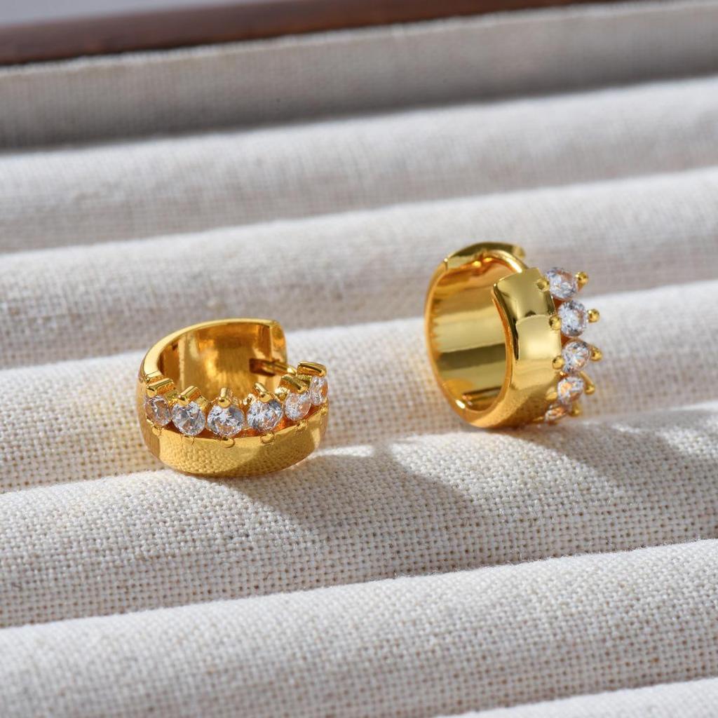 Niche High-End Zirconia Inlaid Metal Ear Cuffs - Vintage European & American Light Luxury Style Earrings