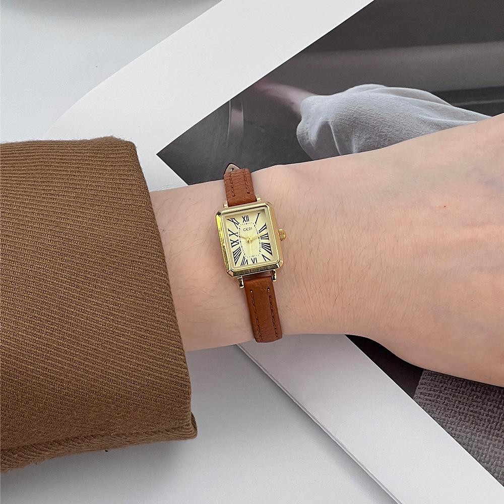 Roman Retro Small Exquisite Square Student Watch Women'S Simple Temperament Belt Quartz Watch