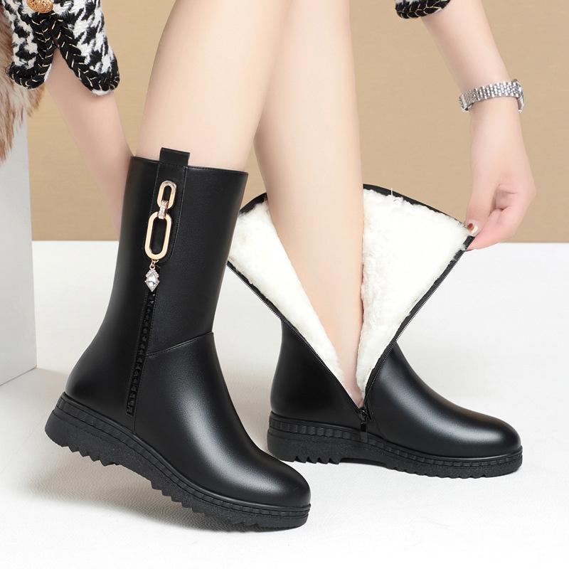 Winter Women Comfort Soft Leather Boots Flat Solid Middle Boots Warm Snow Boots Fashion Non-slip Warm Thick-soled Boots