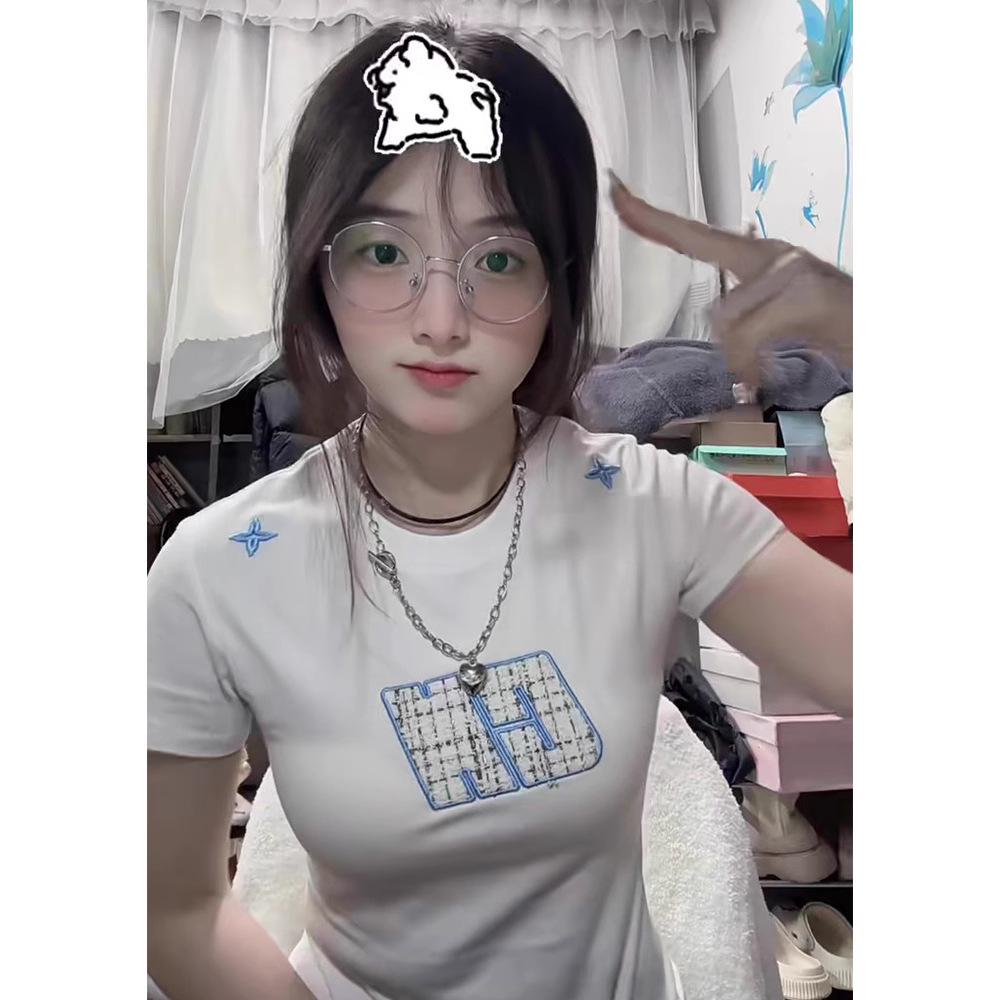 

Summer Slimming American Embroidery Cotton Crew Neck T-Shirt – Short Sleeve, Straight Shoulder, Versatile Design for Women S білий