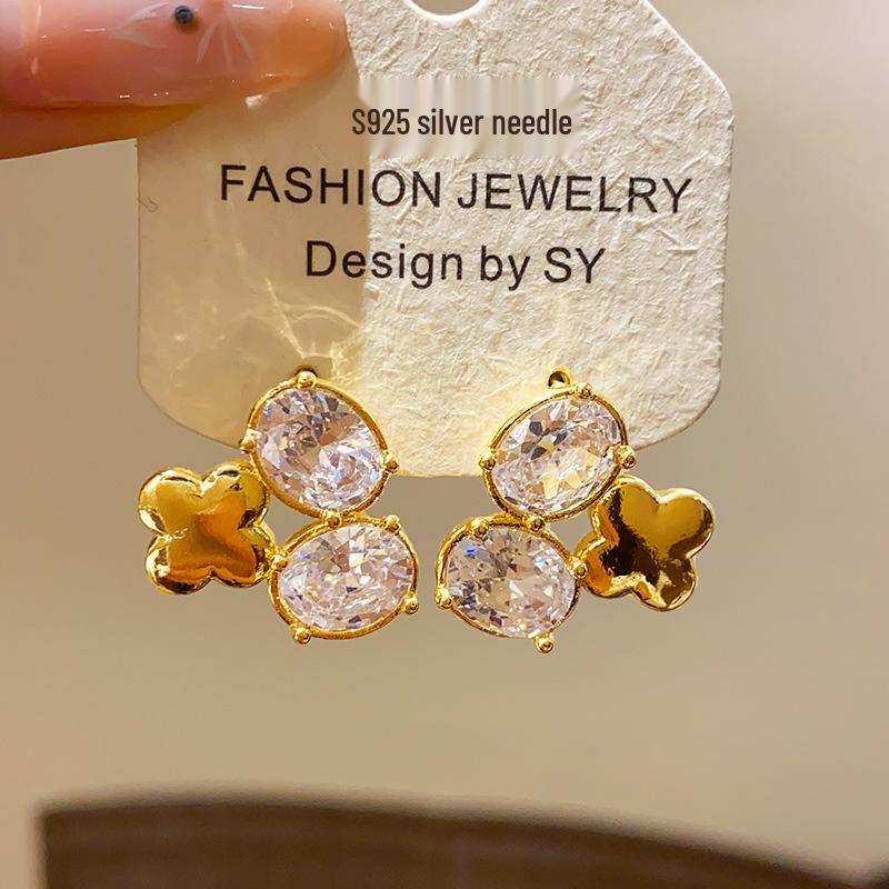 18K Gold-Plated Sterling Silver Zircon Flower Stud Earrings: Vintage, Luxurious, High-End Fashion Accessory.