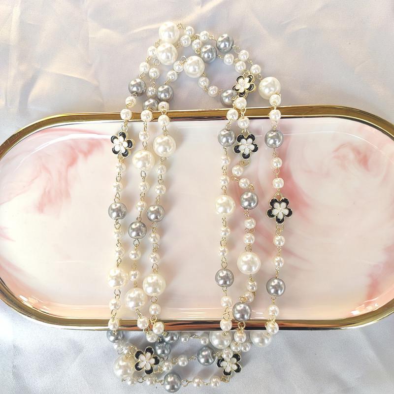 "2024 Light Luxury Pearl Necklace: Elegant Long Sweater Chain for Women, Perfect for Autumn & Winter"