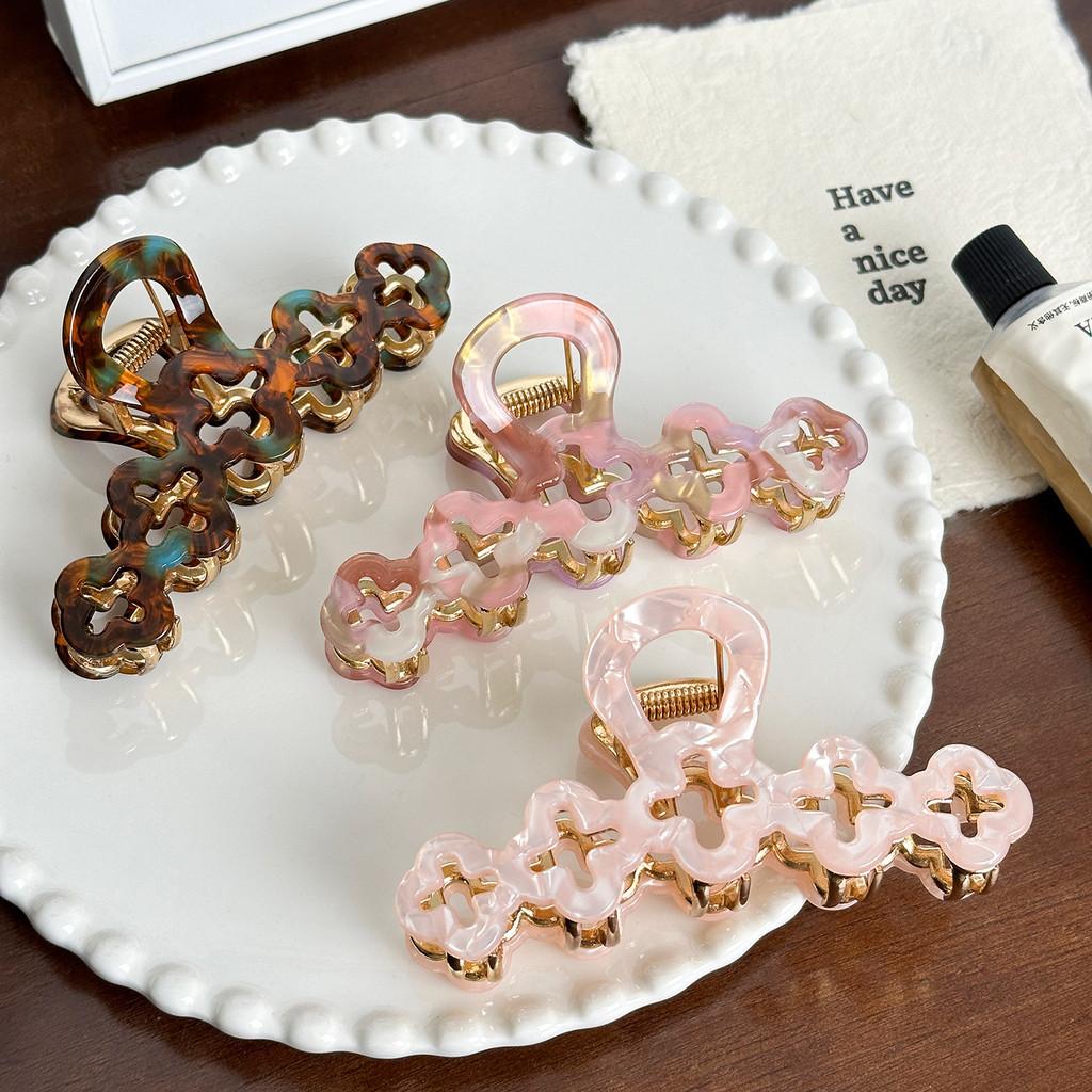 Pastel Colored Soft Shark Claw Hairpin For A Sophisticated And Stylish Appearance