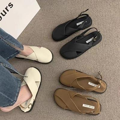 Modne Przezroczyste Obcasy Damskie Sandały Uniwersalne Retro Damskie Buty 2025 Lato Dziewczęce Oryginalna Moda Nowe Płaskie Zamknięte Sandały Rzymskie Przezroczyste Obcasy