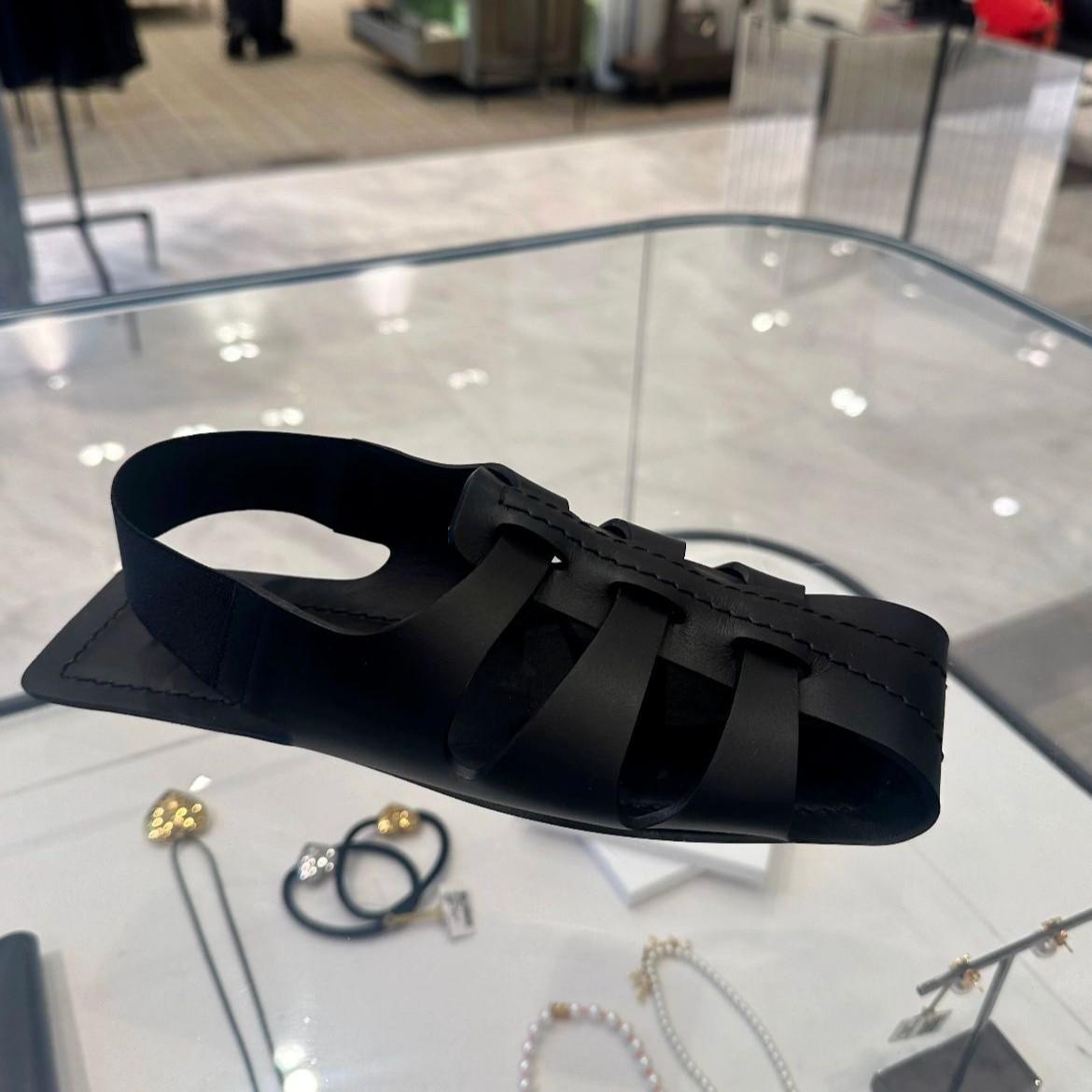 

Early spring and summer new square head full hollow woven Roman sandals flat shoes one-word buckle belt 40 белый