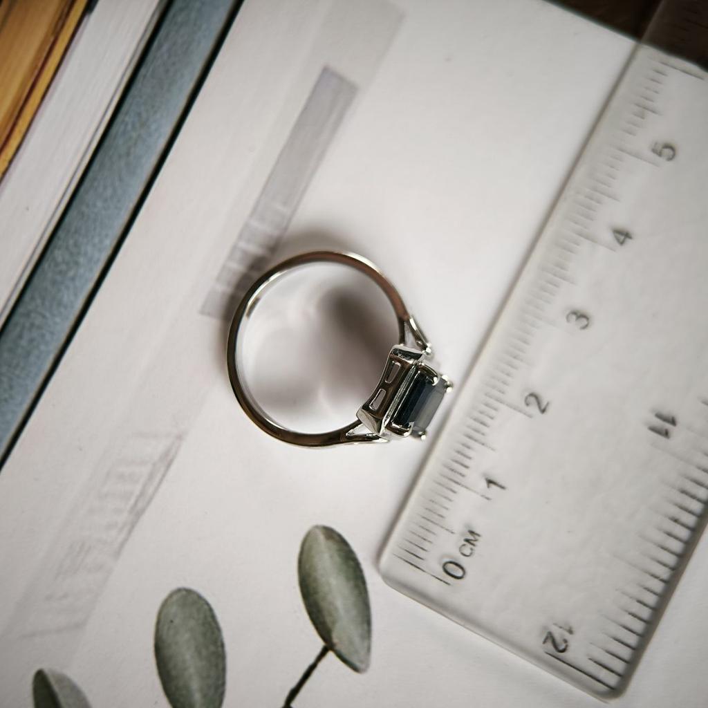 Stříbrný prsten s přírodním safírem 2,367 ct, hmotnost výrobku 3,5 g (2181163)