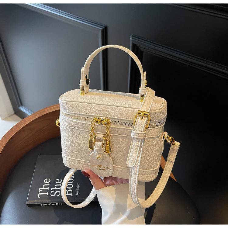 Niche High-end Portable Bucket Bag Contrasting Color Women's New Fashion Popular Shoulder Messenger Bag