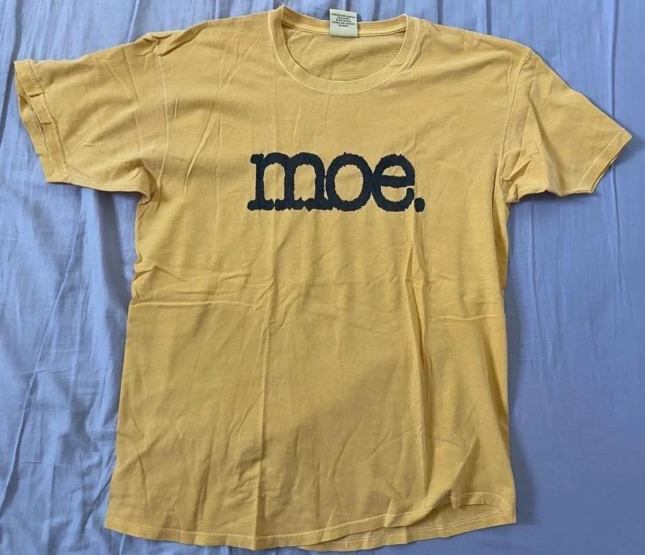 VTG MOE. Band Logo Classic Yellow Colour S to 5XL Tee Shirt ZL481 XXXL