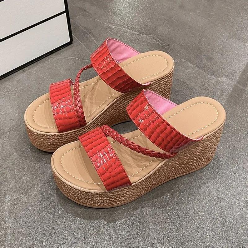 Gold Weben Keil Sandalen Frauen Sommer Neue Nieten Dekoration Klobigen Plattform Sandalen Frau Mode Super High Heels Hausschuhe