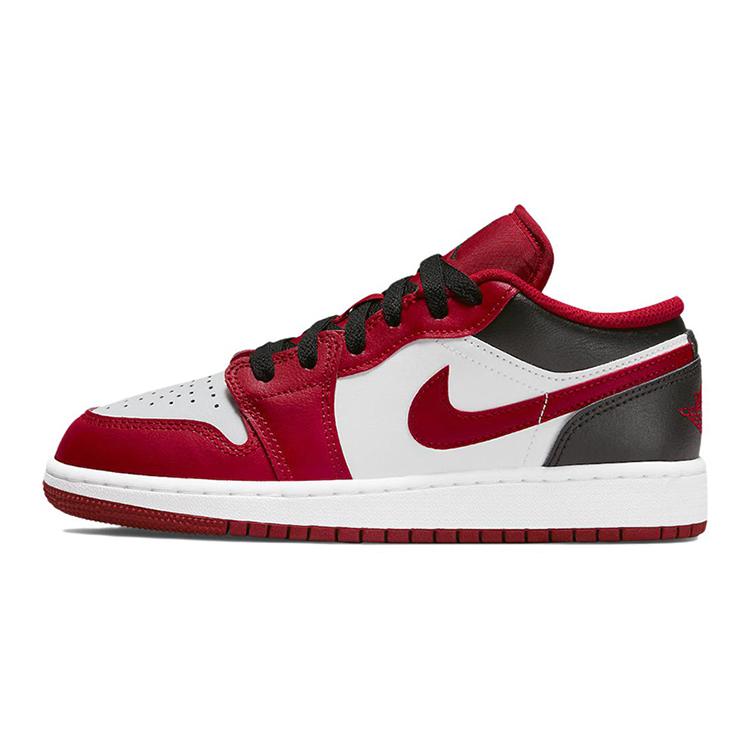 

Новые Jordan 1 Low Bulls GS 553560-163 38.5