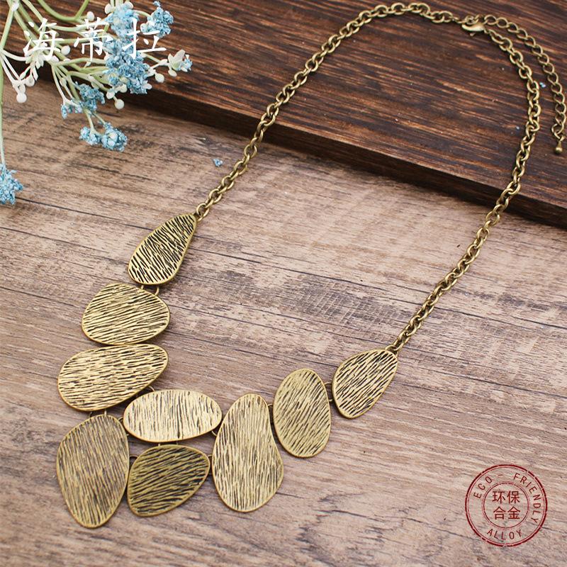 

Vintage Irregular Oval Necklace, Vintage Striped Oval Ladies Premium Necklace