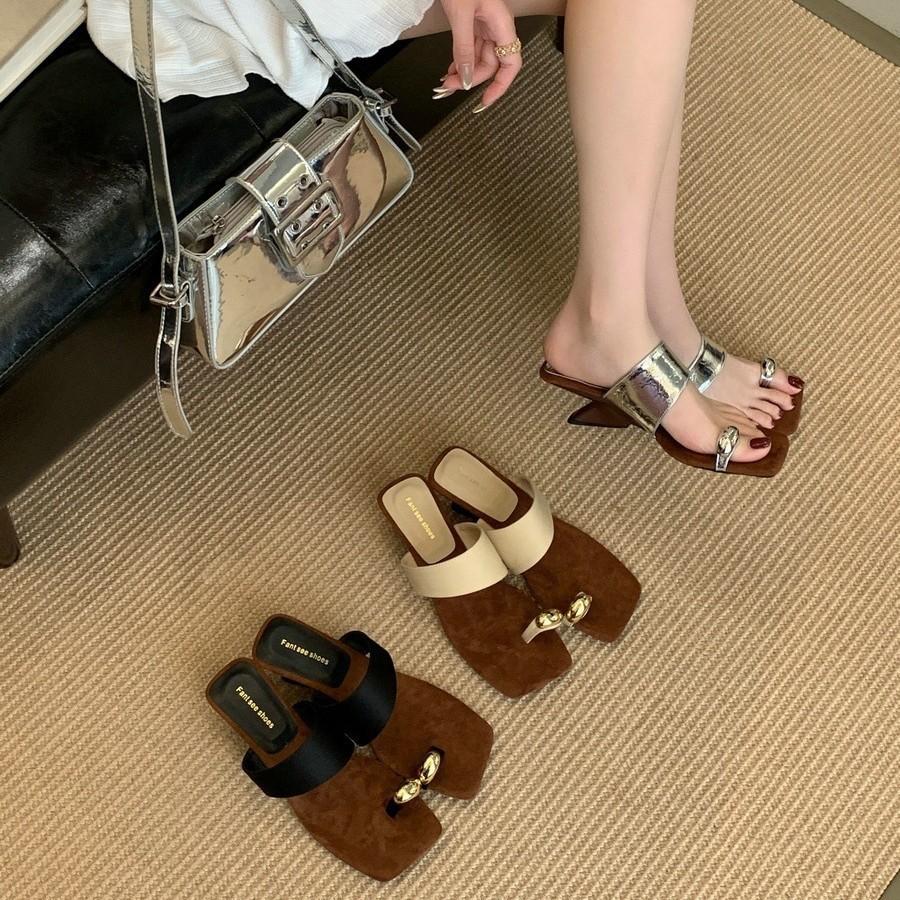 ~ 2025 New French Retro Square Head Thick Heel Cover Toe Cool Slippers Women's Summer Wear Metal One-word Buckle