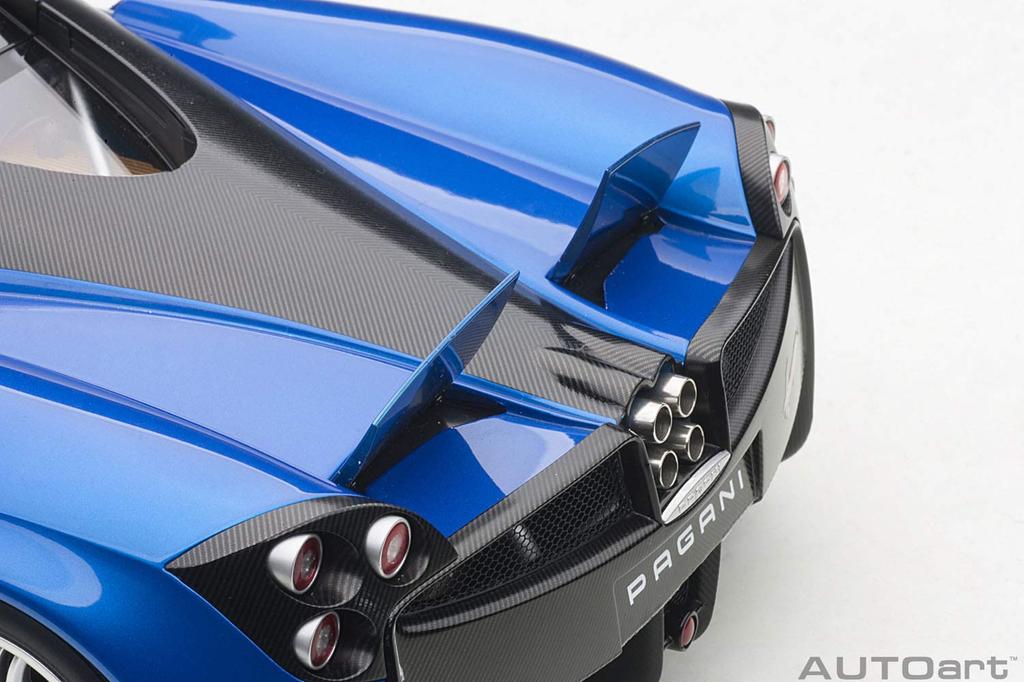 AUTOart Pagani Huayra Blu metallizzato 1/12