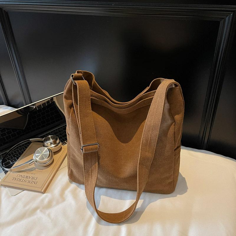 

Korean Style Ins Simple Shoulder Bag Women Large Capacity Lightweight Versatile Commuting Bag Casual and Simple Crossbody Bags коричневий