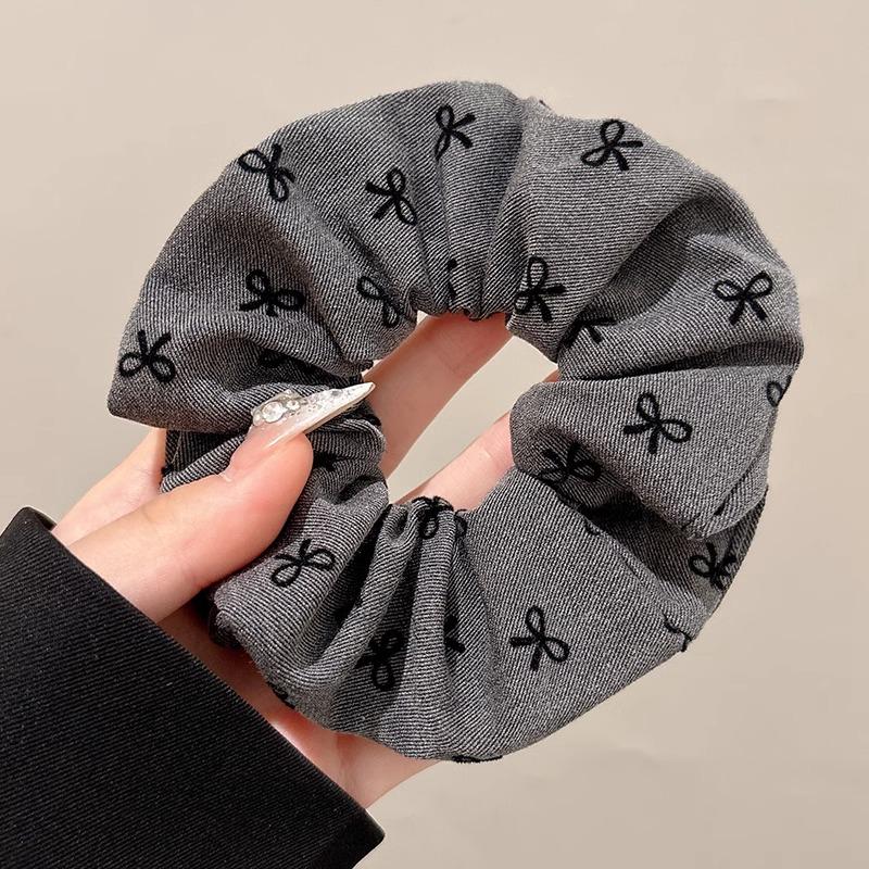 

Резинка-бантик для волос All-Match серого цвета в горошек