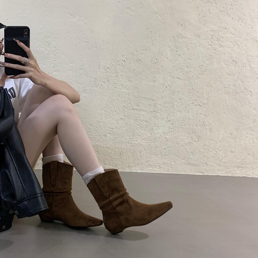 Retro spetsiga western cowboy pile boots 20025 höst och vinter nya Martin boots mångsidiga tunna stövlar