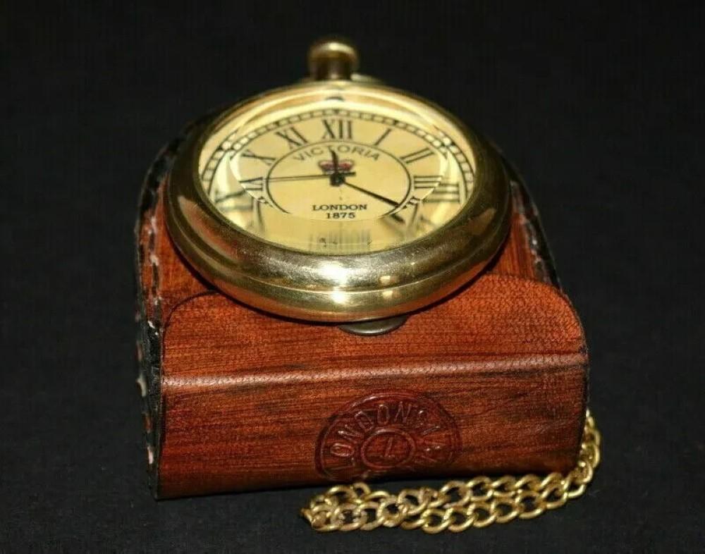 Relógio de Bolso Antigo Vintage Marítimo de Latão Victoria London1875 com Caixa