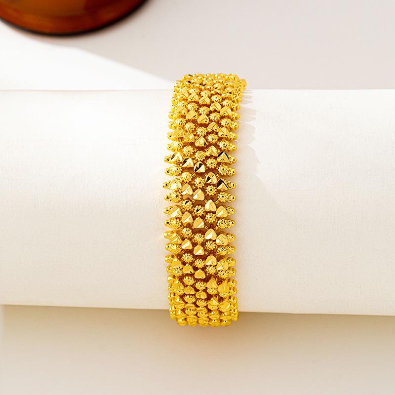 Retro Gold Heart Bead Bracelet for Women - High-End Imitation Southeast Asian Jewelry, Versatile Accessory
